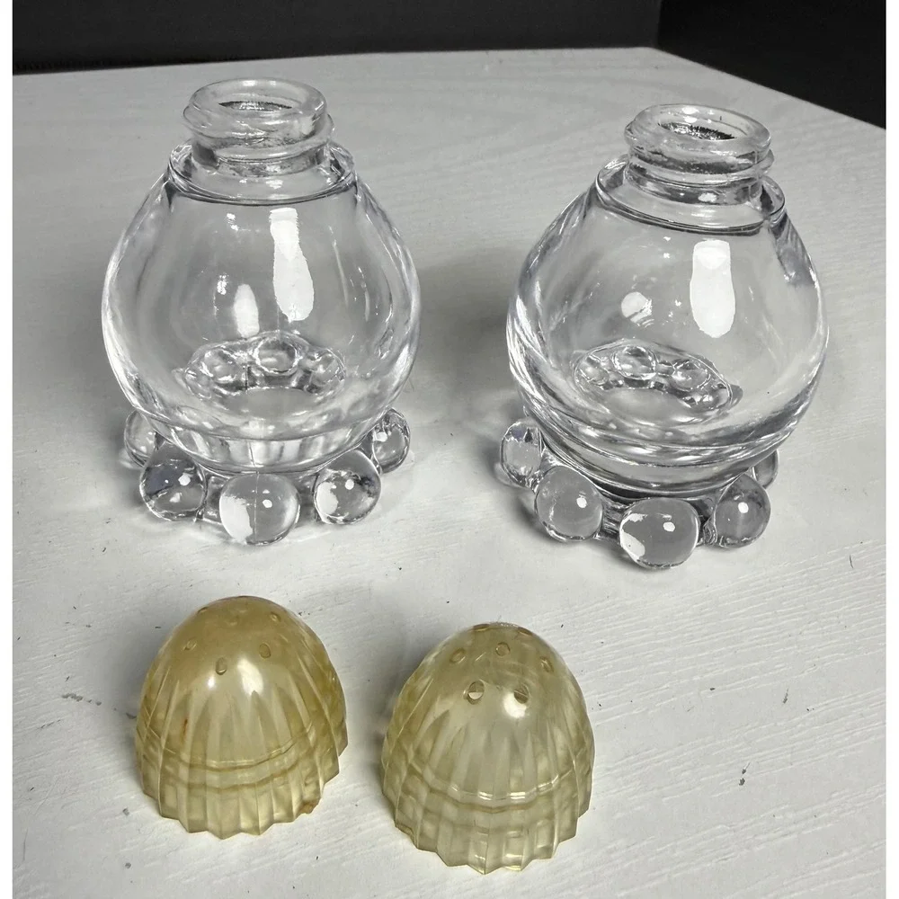 Vintage Candlewick Imperial Glass Salt and Pepper Shakers w/ Plastic Top.